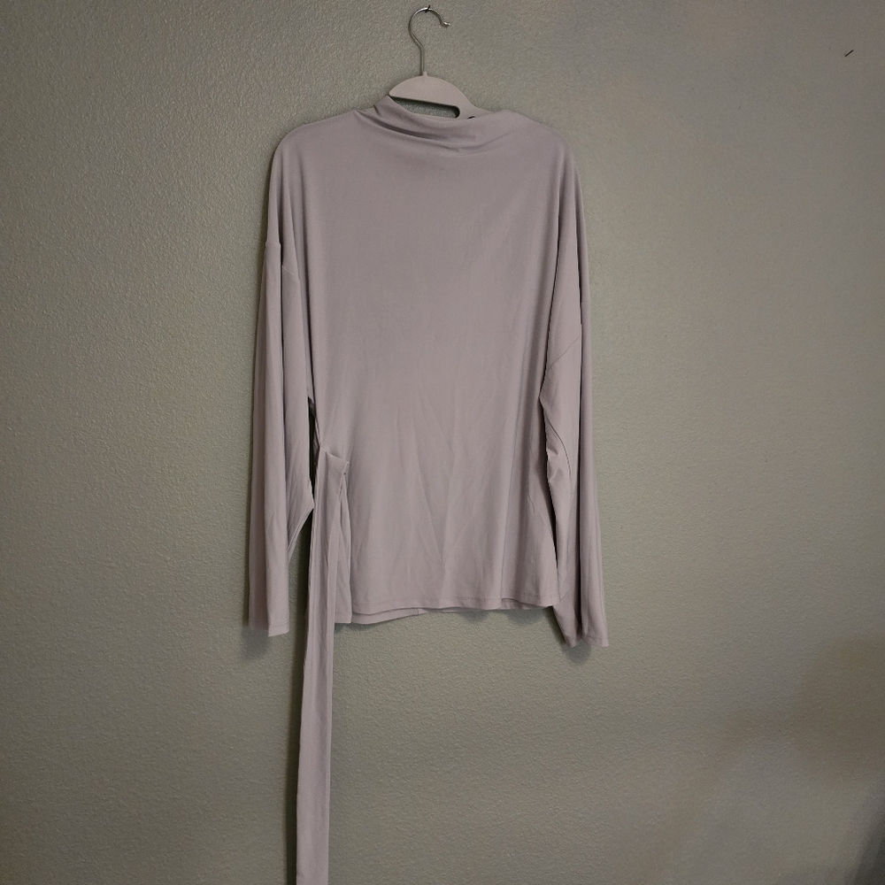 Light Gray Long Sleeve Top - Picture 4 of 4